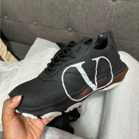 Men’s Valentino sneakers - Picture 7 of 9